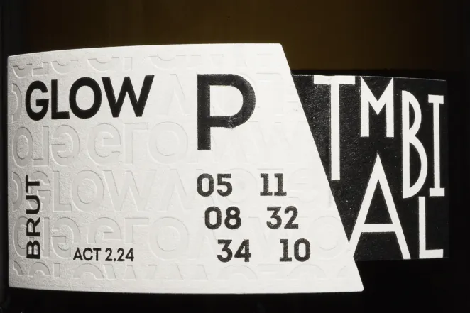 Этикетка Glow 2024 0.75 л