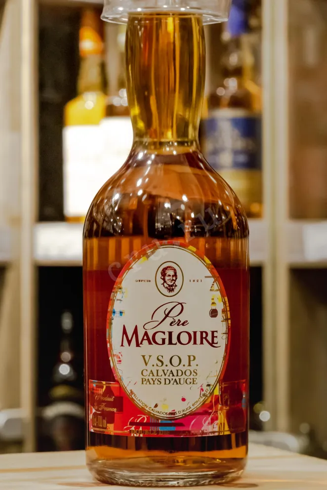 В магазине Крю Профи Pere Magloire Calvados VSOP gift box with glass 0.7 л