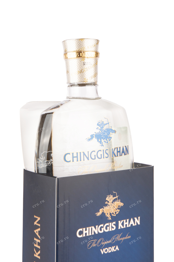 Бутылка водки Chinggis Khan gift box 0.7 в подарочной упаковке