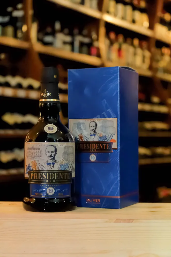 В магазине Крю Профи Oliver Presidente Marti 19 years gift box 0.7 л