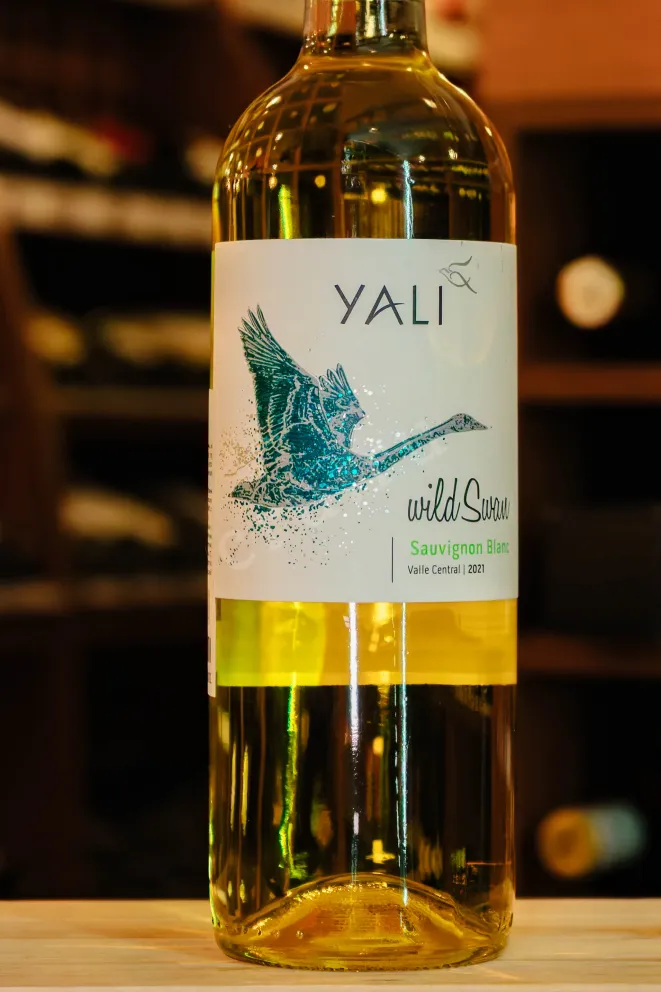 В магазине Крю Профи Yali Wild Swan Sauvignon Blanc 2021 0.75 л