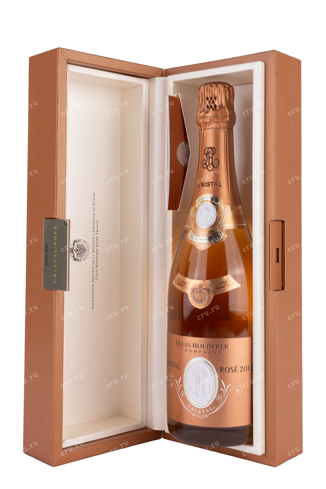 В подарочной коробке Louis Roderer Cristal Rose gift box 2012 0.75 л
