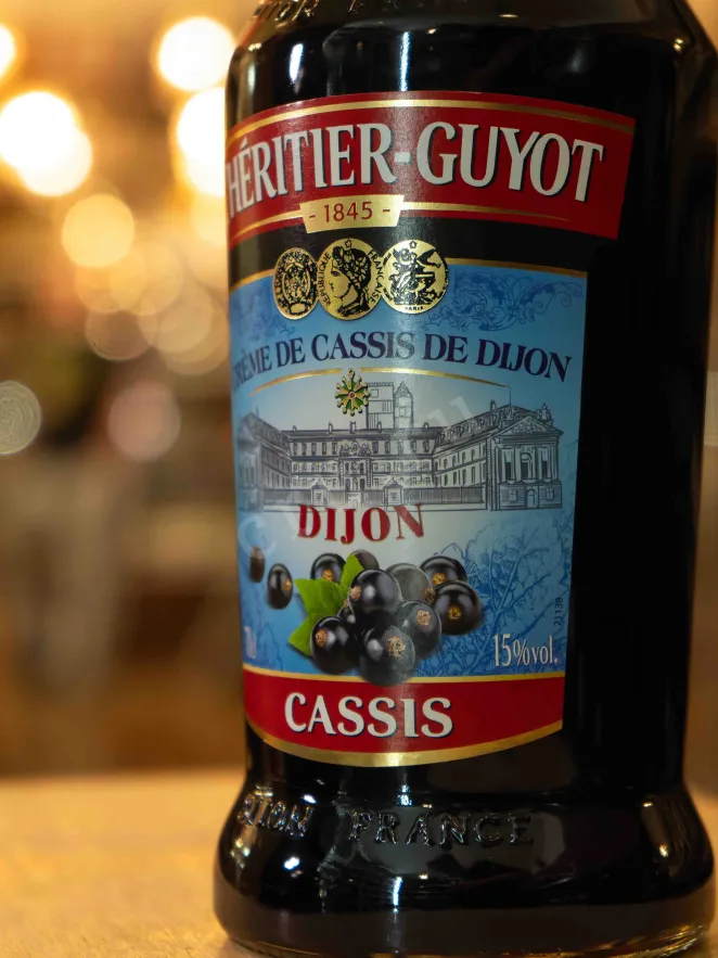 В магазине Крю Профи L'Heritier-Guyot Cassis 0.7 л