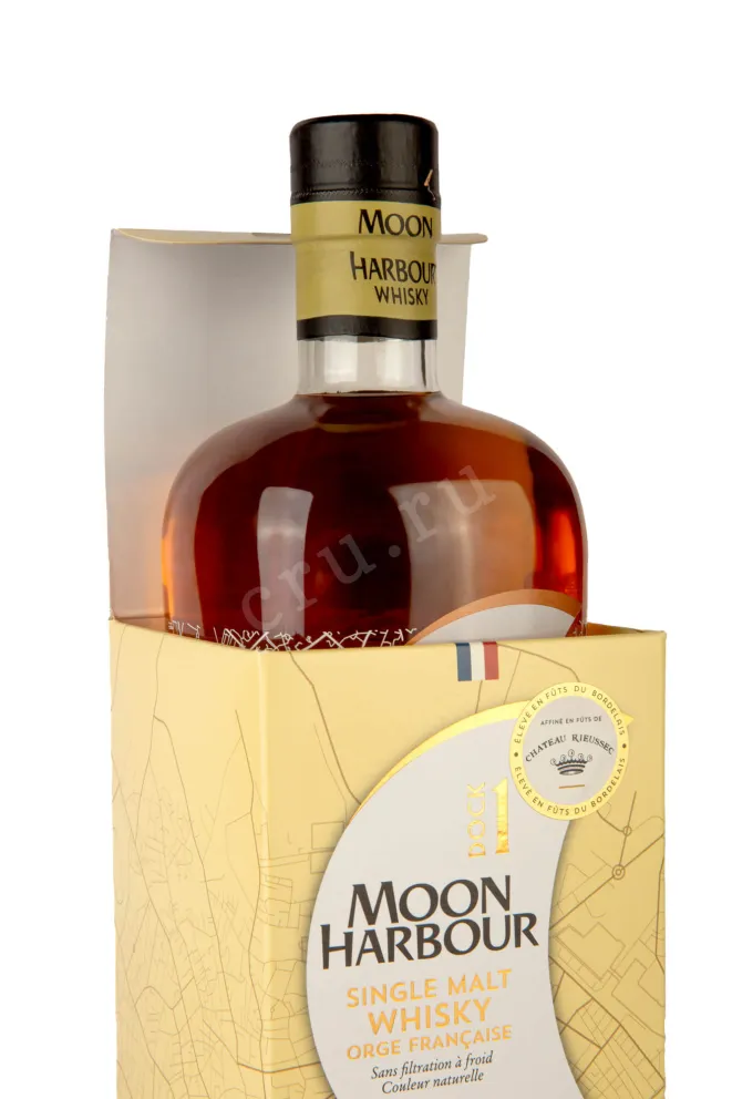 В подарочной коробке Moon Harbour Doc 1 Single Malt Chateau Pieussec 0.7 л