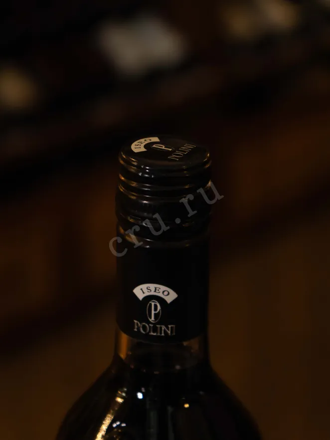 Пробка Iseo Creme de Cassis 0.7 л
