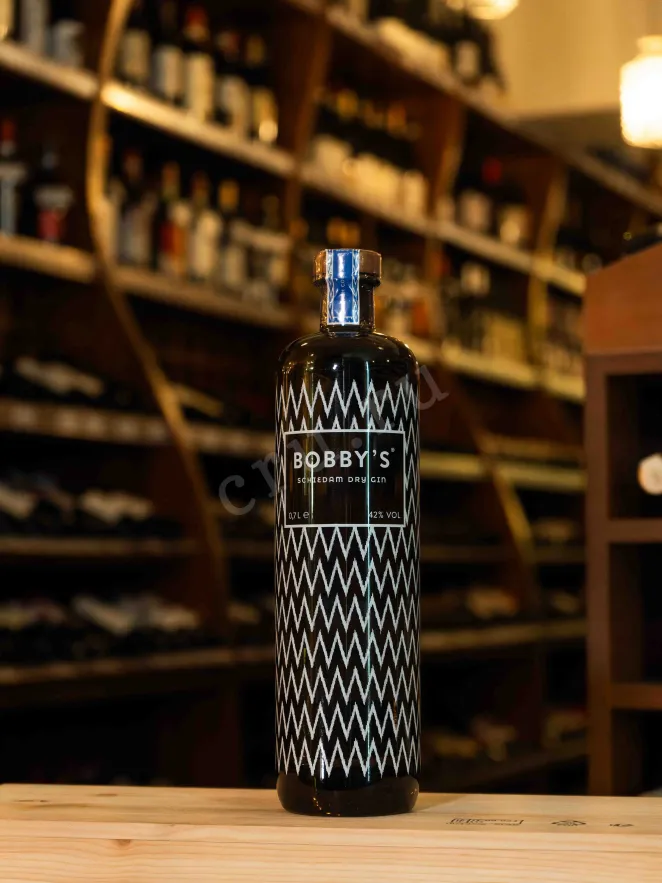 В магазине Крю Профи Bobby's Schiedam  0.7 л