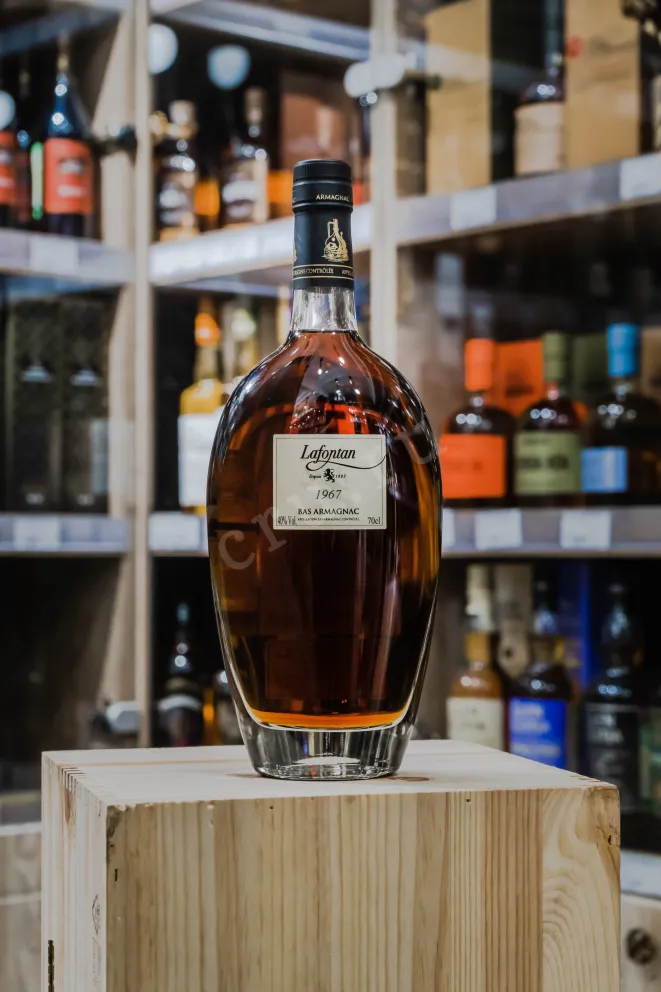В магазине Крю Профи Lafontan 1967 0.7 л