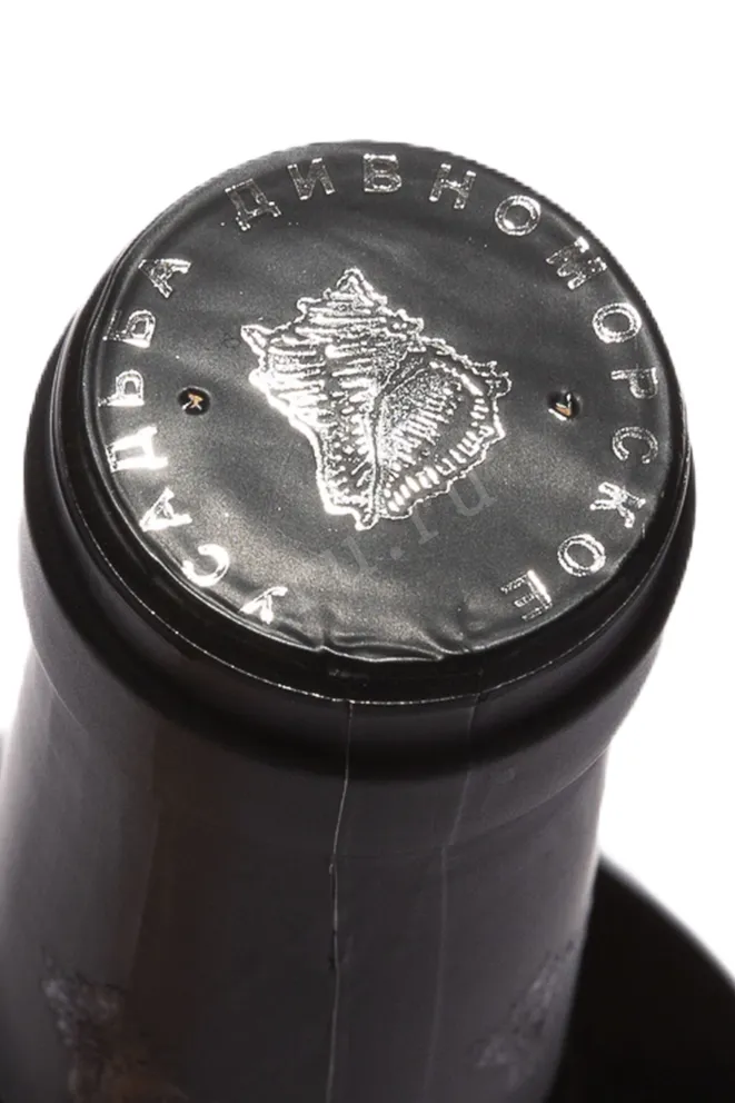 Пробка Usadba Divnomorskoe Syrah 2022 0.75 л