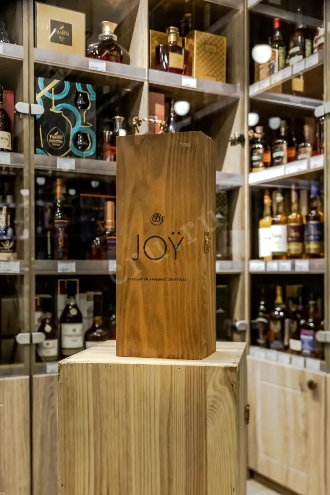 В магазине Крю Профи By Joy Millisime 1994 0.7 л