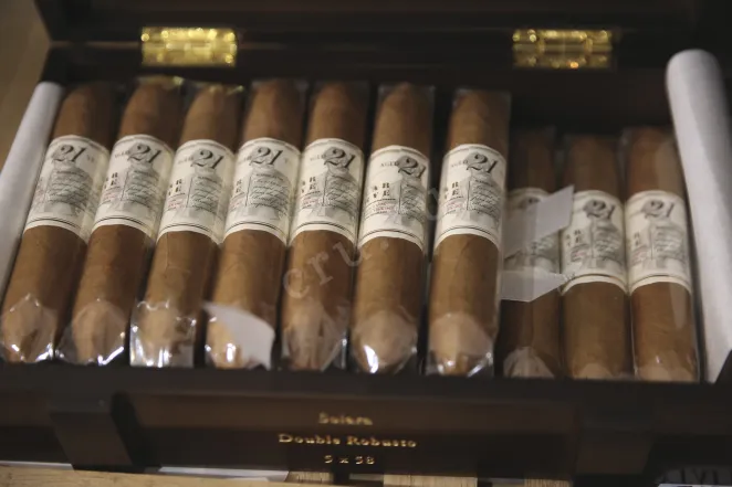 В магазине Крю Профи Gurkha Cellar Reserve 21 Years Duouble Robusto