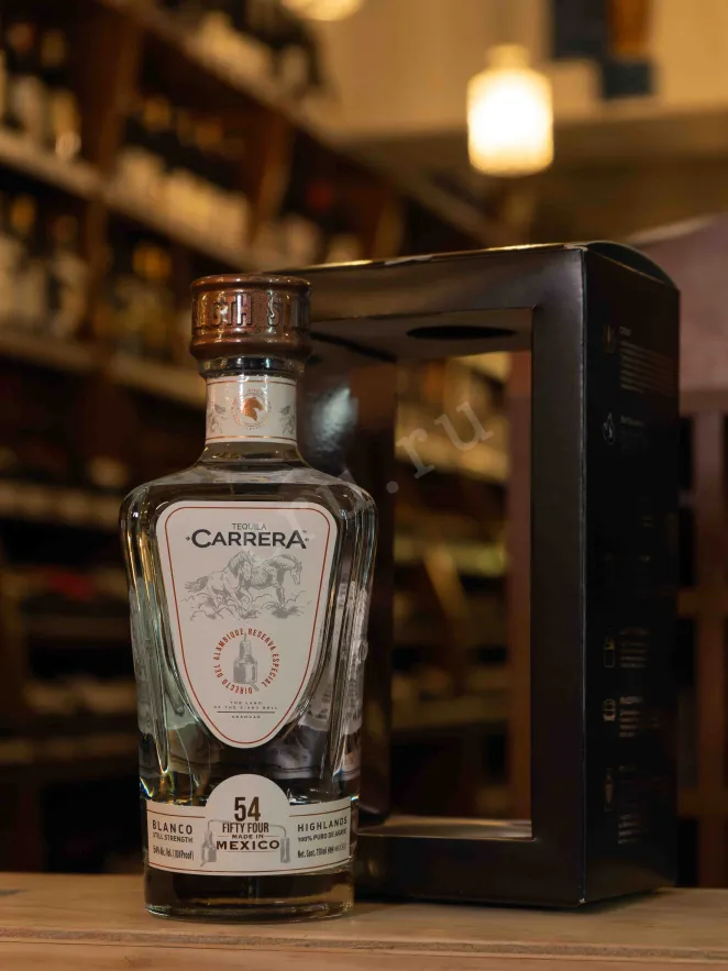В магазине Крю Профи Carrera Blanco Still Strength in gift box 0.75 л