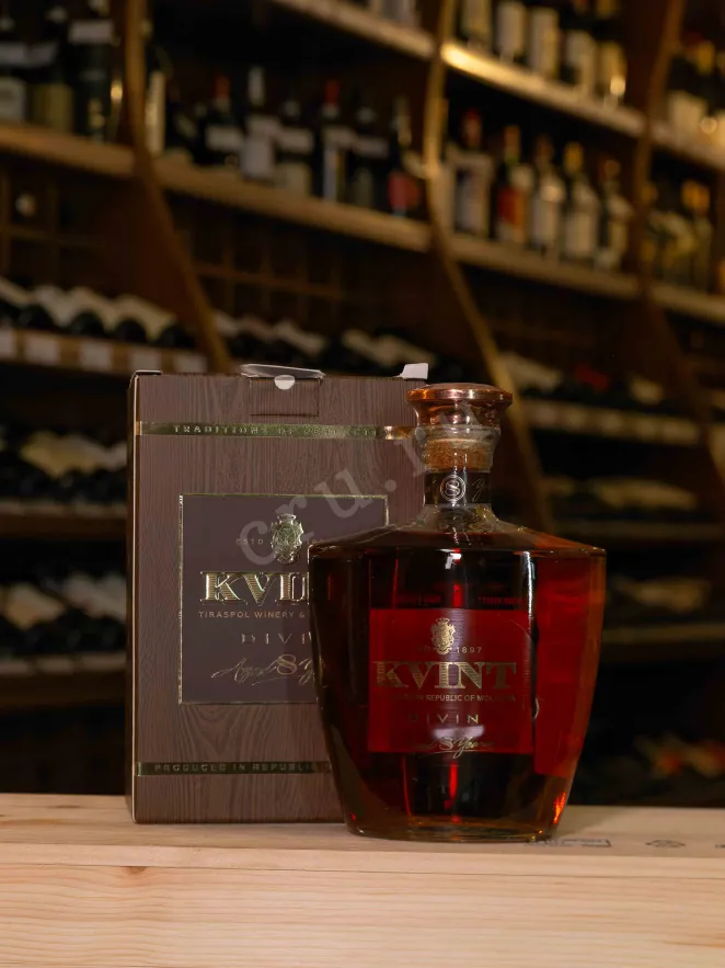 В магазине Крю Профи Kvint Divin 8 years in gift box 0.5 л