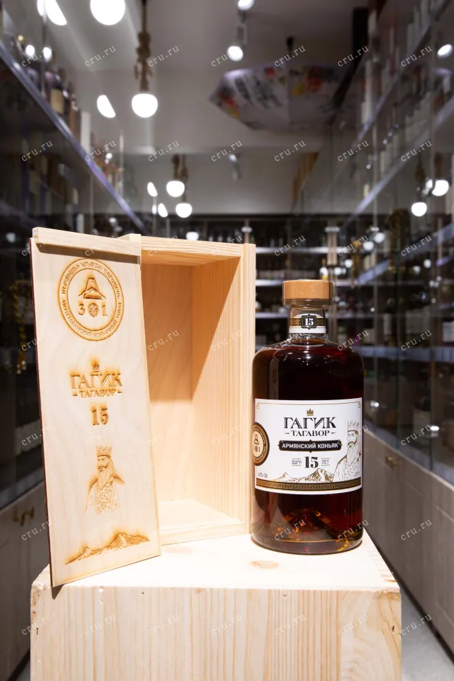 В магазине Крю Профи Gagik Tagavor 15 years wooden box 0.7 л