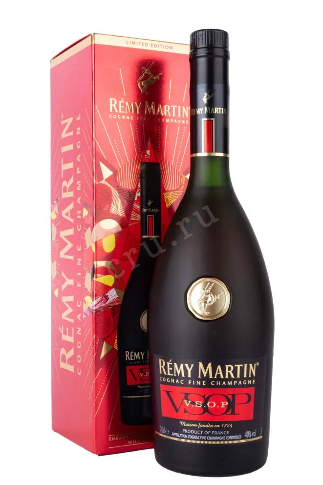 Коньяк Remy Martin VSOP in gift box   0.7 л