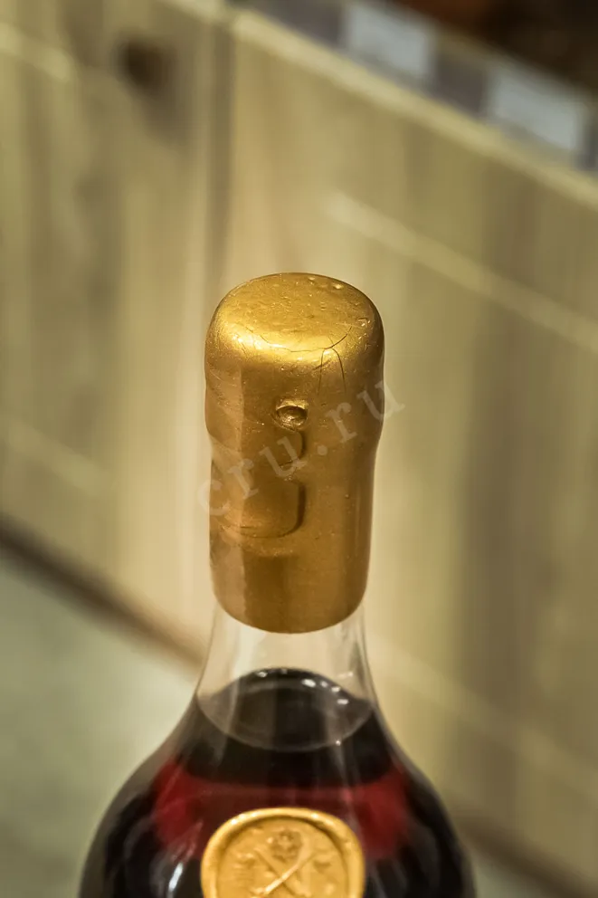 Пробка Monluc in wooden box 1900 0.7 л