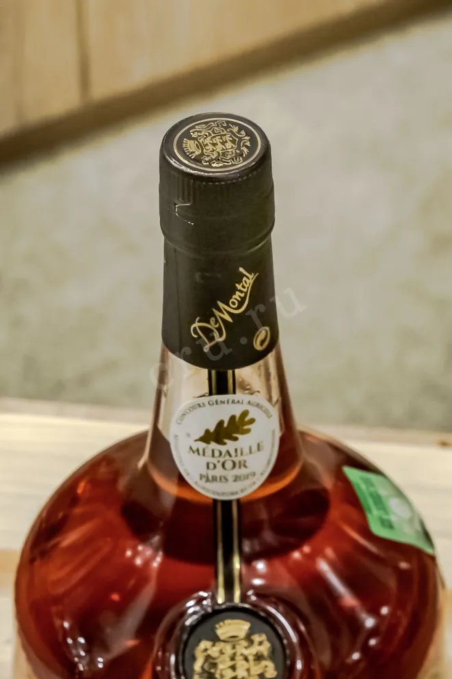 В магазине Крю Профи De  Montal VSOP 0.7 л