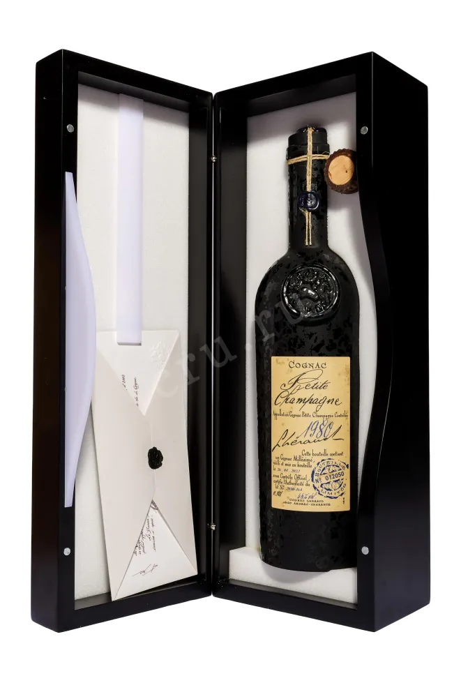 В деревянной коробке Lheraud 1980 0.7 л