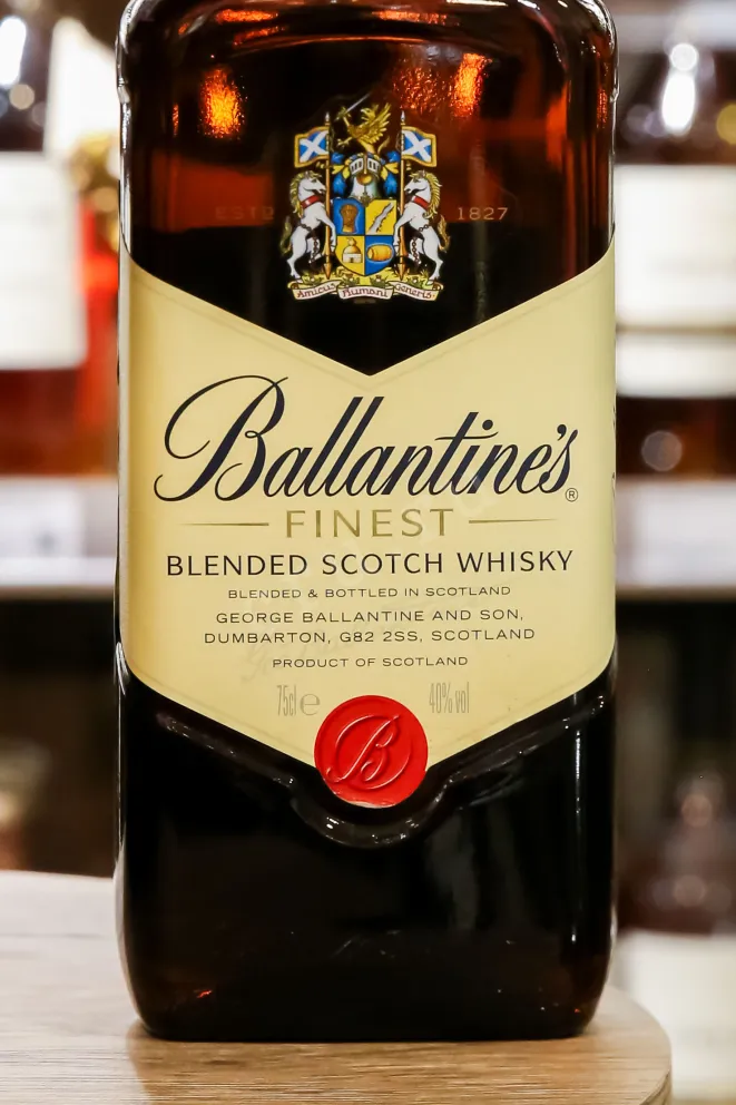 В магазине Крю Профи Ballantines Finest 0.75 л