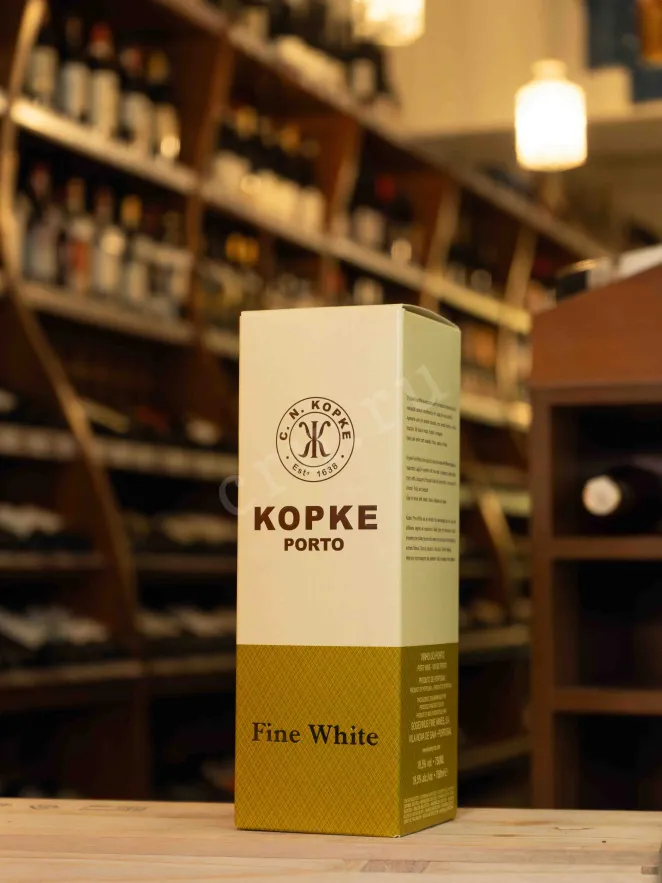 В магазине Крю Профи Kopke Fine White with gift box 2017 0.75 л