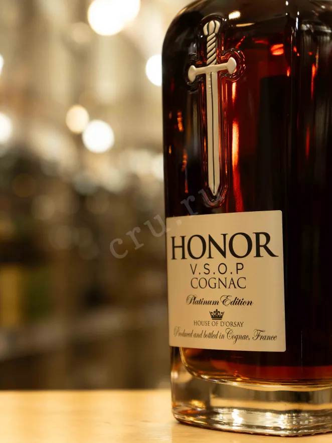 В магазине Крю Профи Honor VSOP Platinum Edition gift box 0.75 л
