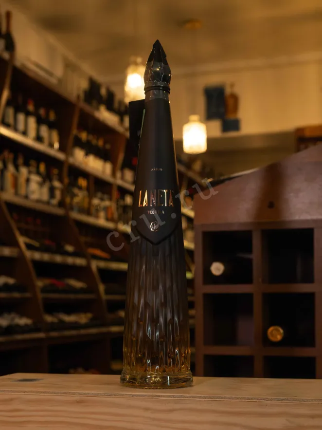 В магазине Крю Профи Laneta Anejo in gift box 0.75 л