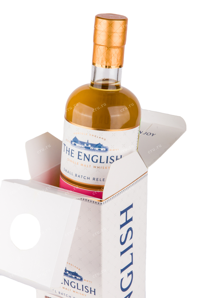 Бутылка виски The English Small Batch Release Rum Cask Matured 0.7 в подарочной упаковке