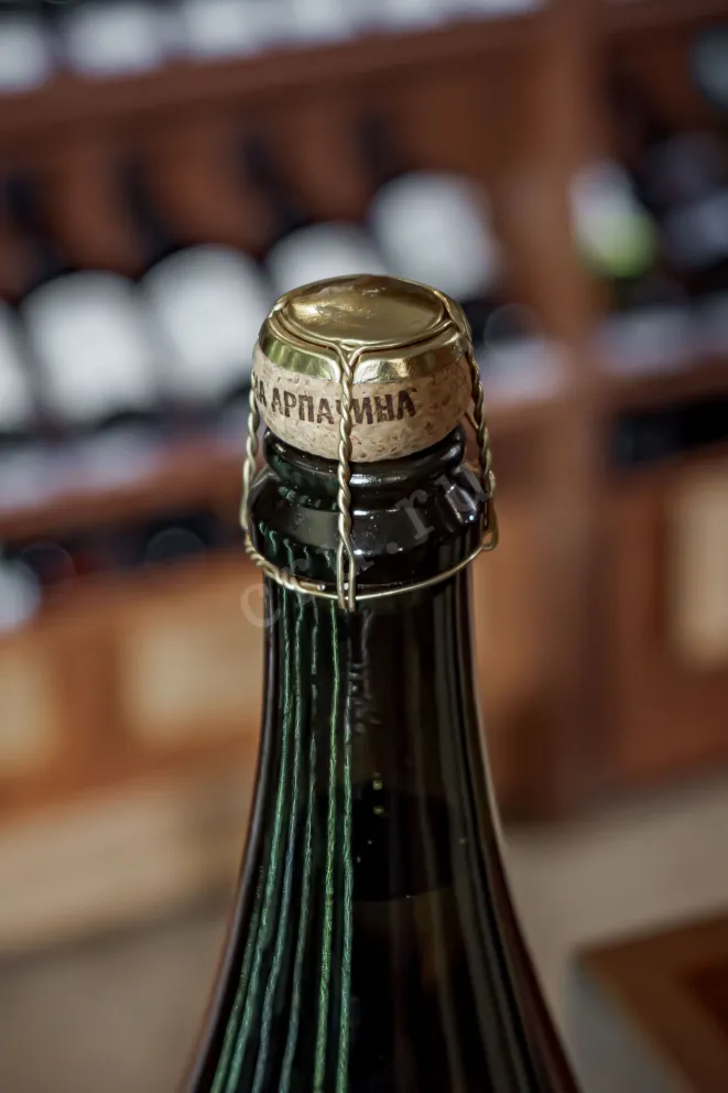 Пробка Arpachino Inohodec Kushmackii Belyi Extra Brut 2022 0.75 л
