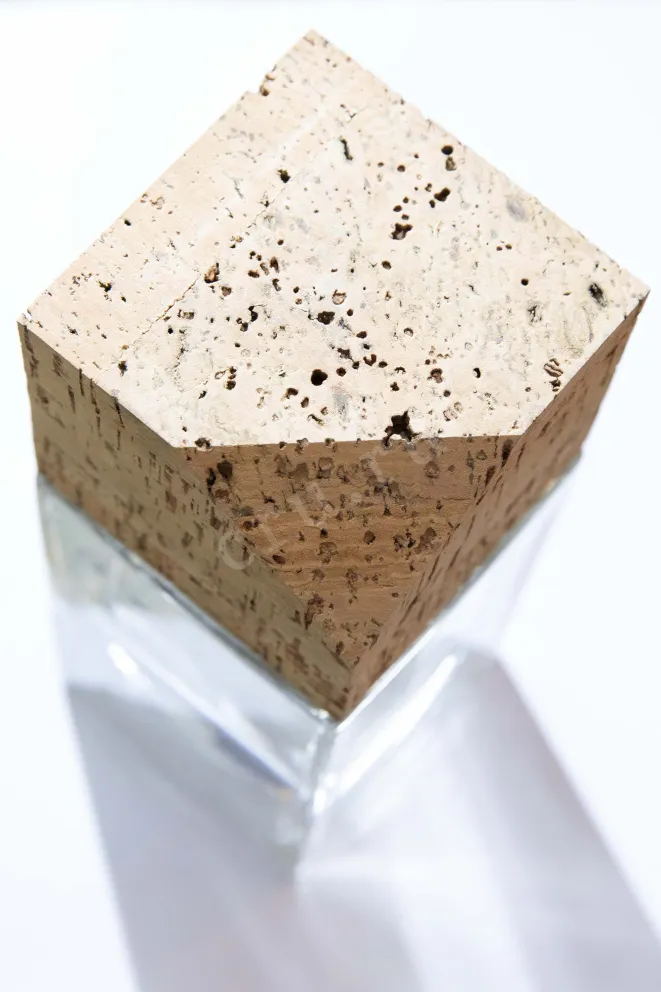 Пробка Adamus Aguardente Bagaceira in gift box 0.7 л