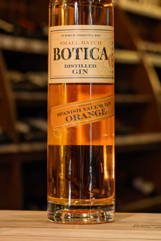 В магазине Крю Профи Botica Spanish Valencian Orange 0.7 л