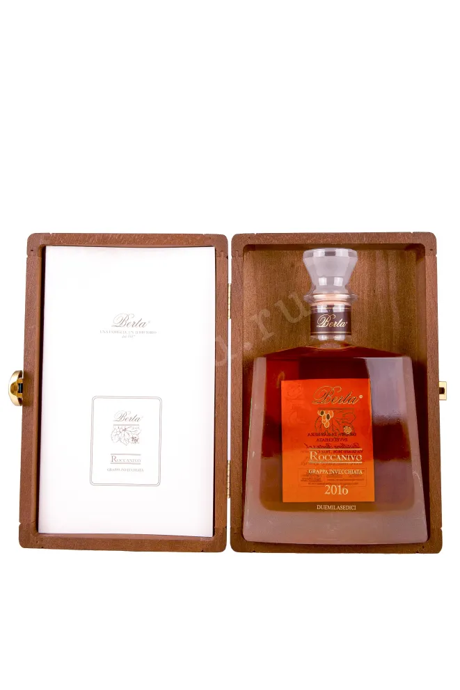 В деревянной коробке Berta Roccanivo 8 years wooden box 2016 0.7 л