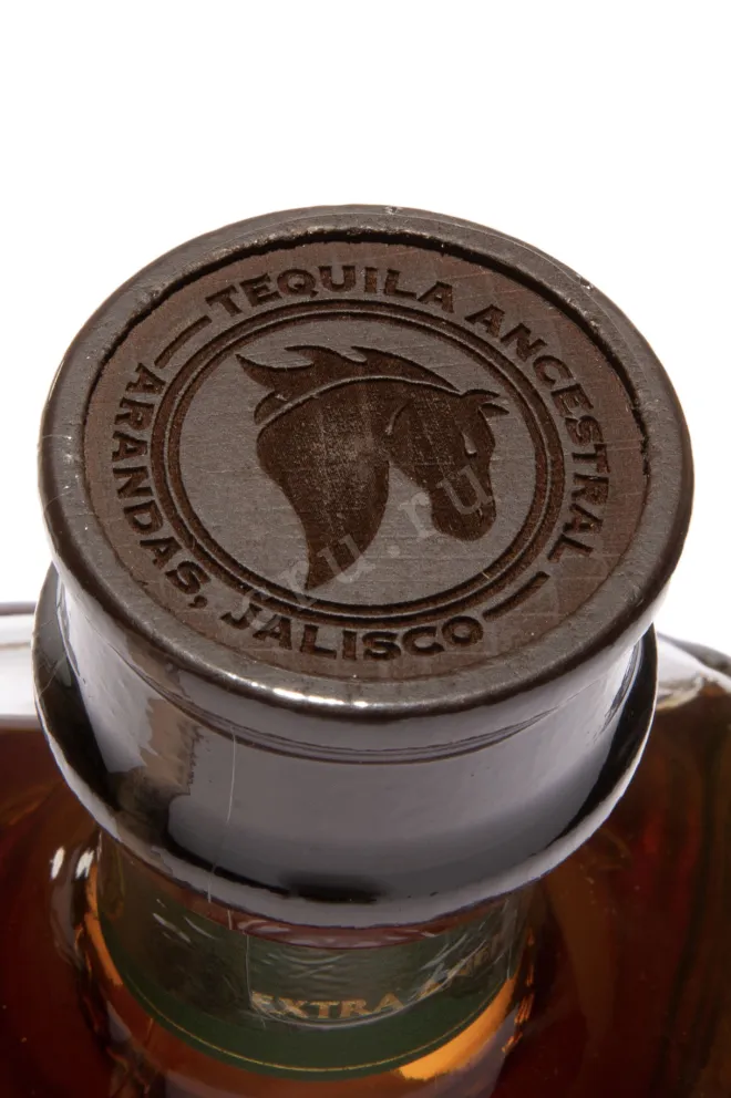 Пробка Carrera Extra Anejo in gift box 0.75 л