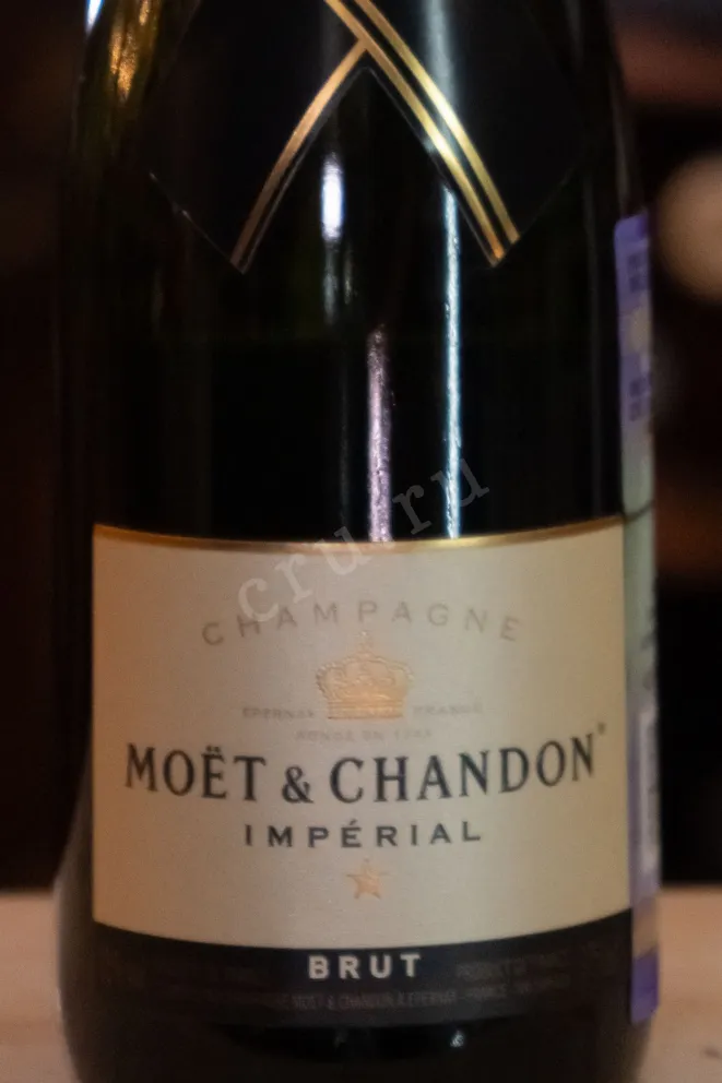В магазине Крю Профи Moet & Chandon Imperial Brut 2020 0.375 л