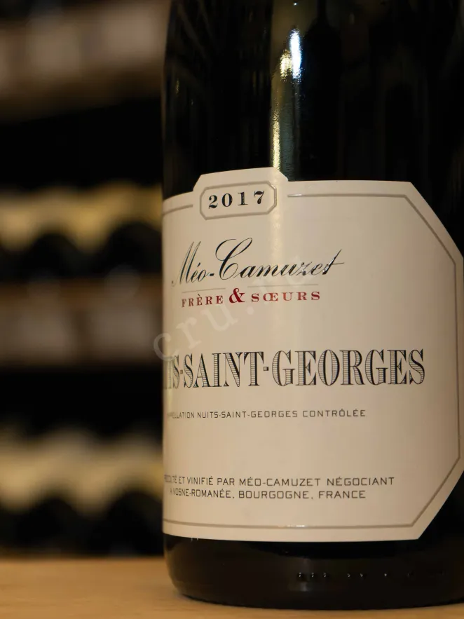 В магазине Крю Профи Domaine Meo-Camuzet Frere & Soeurs Nuits-Saint-Georges AOC 2017 0.75 л