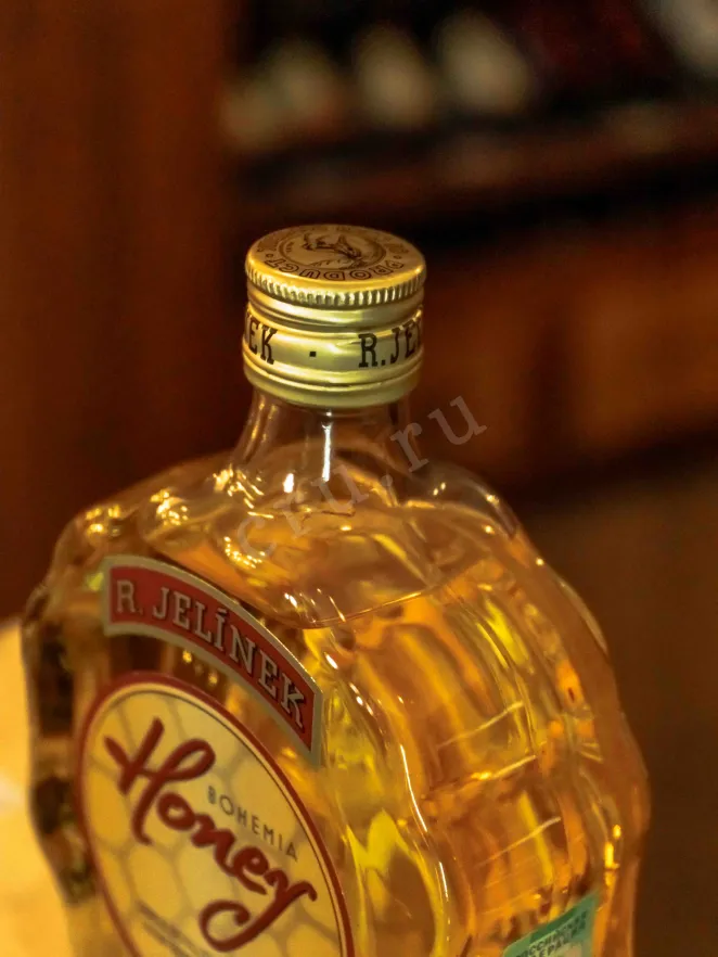 В магазине Крю Профи Rudolf Jelinek Slivovice Bohemia Honey 0.7 л