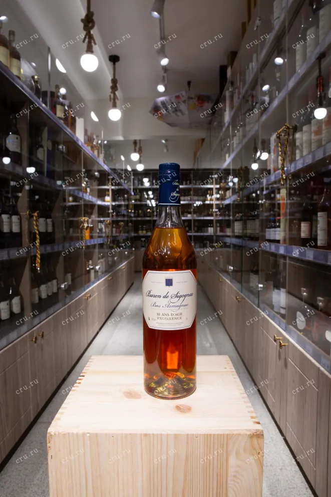 В магазине Крю Профи Baron de Sigognac 10 ans 0.7 л