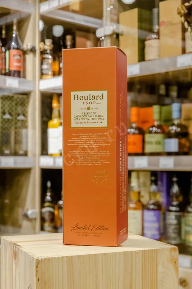 В магазине Крю Профи Boulard VSOP Bourbon Cask Finish Pays d'Auge with gift box 0.7 л