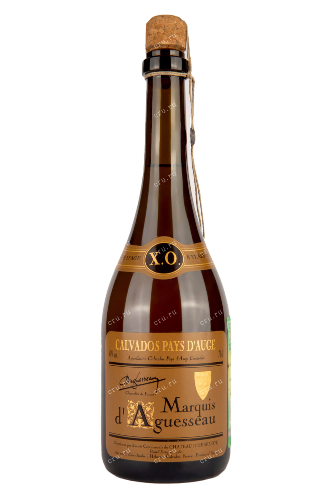 Бутылка кальвадоса Маркиз д'Агессо 8 лет 0.7