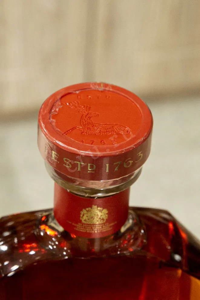 Пробка Hine XO Premier Cru De Cognag in gift box 2013 0.7 л