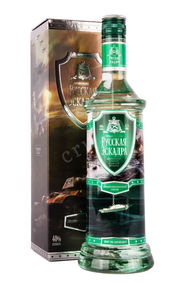 Водка Русская Эскадра Корабль в подарочной коробке   0.7 л