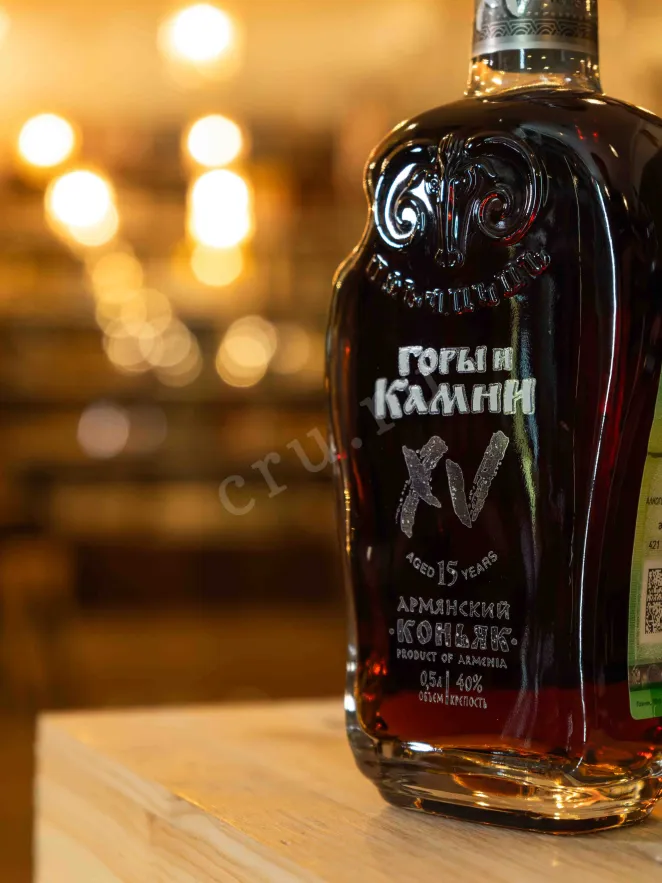 В магазине Крю Профи Mountains and Rocks 15 years in wooden box 0.5 л