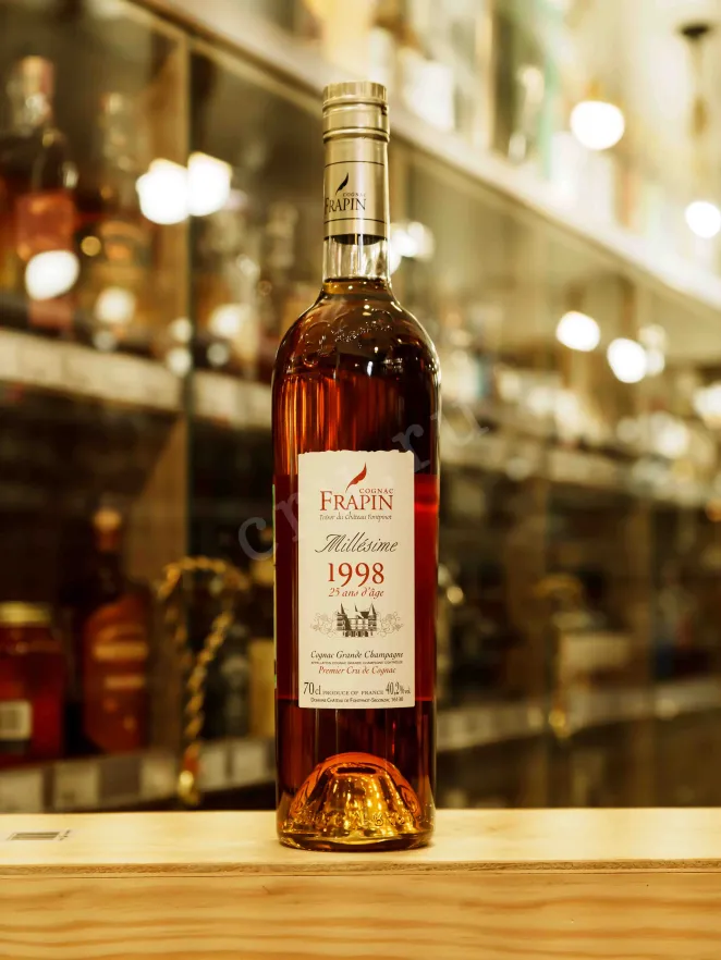 В магазине Крю Профи Frapin Millesime Cognac Grande Champagne AOC in tube 1998 0.7 л