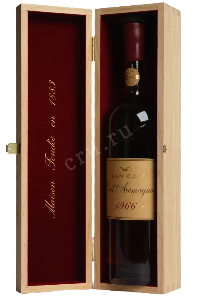В деревянной коробке Jean Cave Vieil Armagnac 1966 AOC wooden box 1966 0.7 л