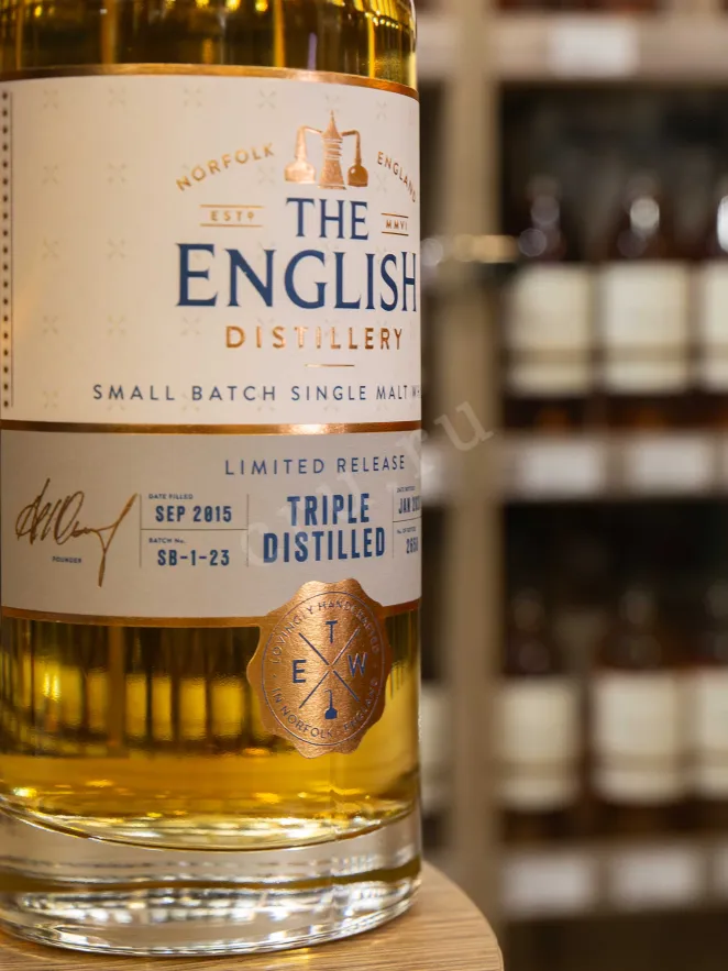 В магазине Крю Профи English Small Batch Release Triple Distilled gift box 0.7 л