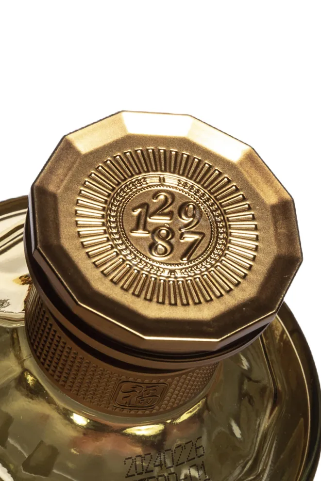 Пробка Feitian Loong Jiu Longyan in gift box 0.5 л