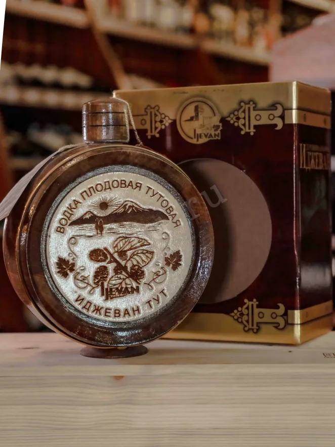 В магазине Крю Профи Ijevan Mulberry in wooden barrel 0.7 л