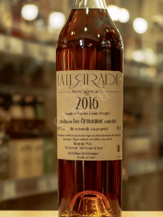 В магазине Крю Профи Laterrade Domaine de Coutchot Bas-Armagnac in wooden box 2016 0.7 л