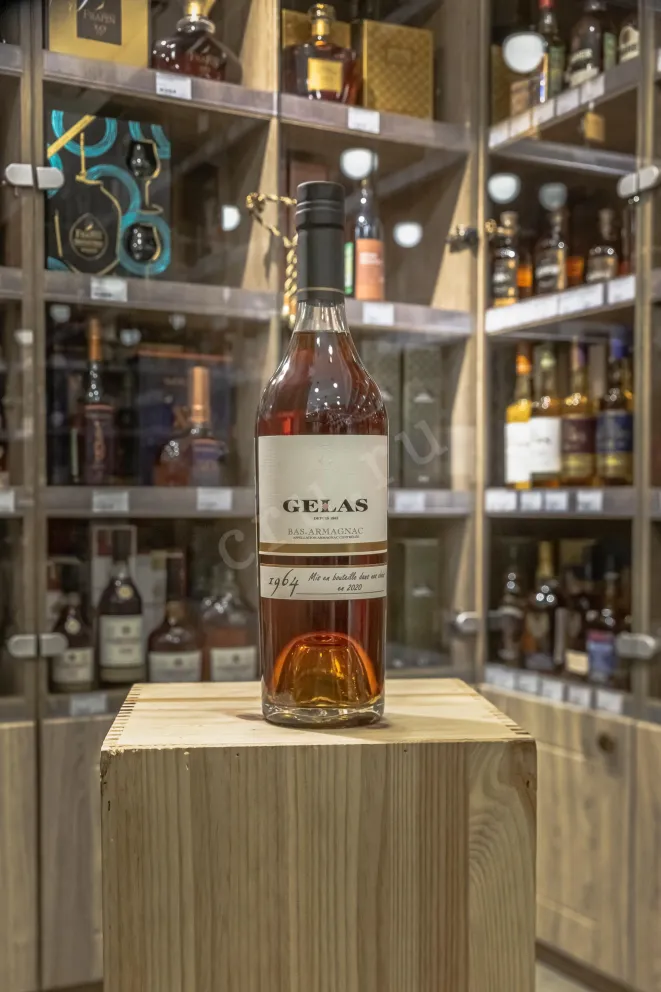 В магазине Крю Профи Gelas 1964 0.7 л