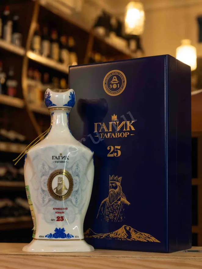 В магазине Крю Профи Gagik Tagavor OS 25 years old in wooden box 0.7 л