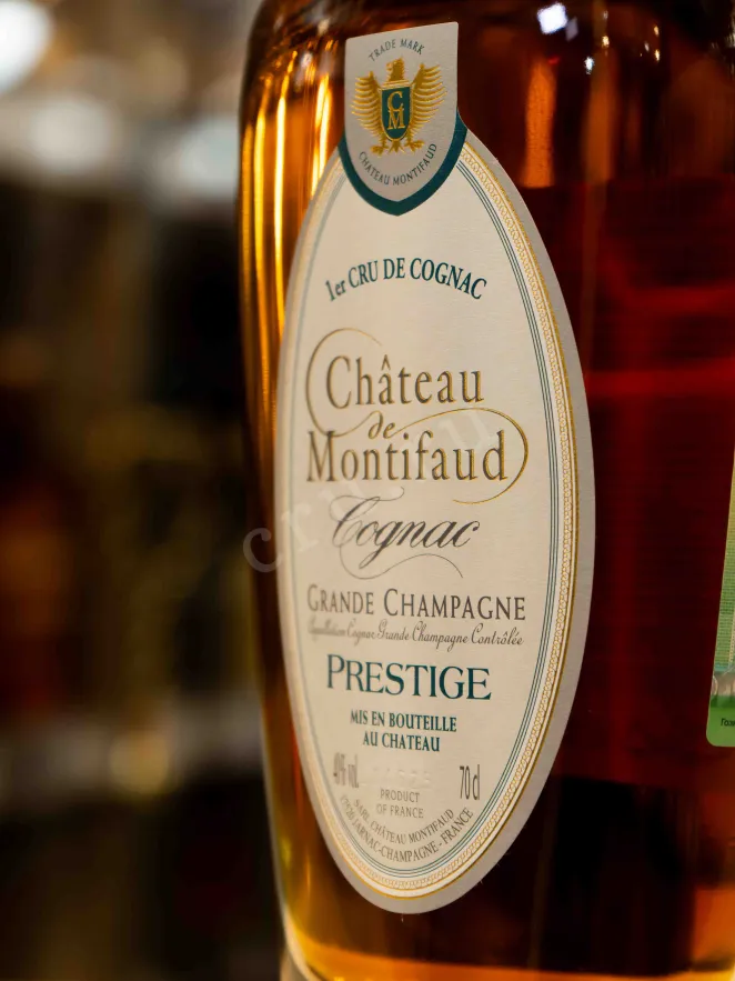 В магазине Крю Профи Chateau de Montifaud Prestige in gift box 0.7 л