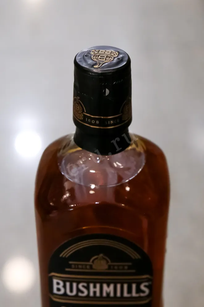 Пробка Bushmills Black Bush 3 years   0.7 л
